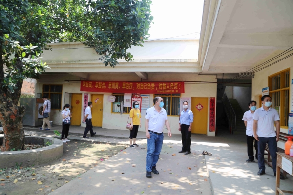 视察1.jpg 视察1.jpg