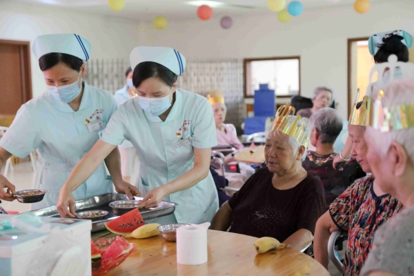 2020.6.28老人生日会 (3)_副本_副本.jpg 2020.6.28老人生日会 (3)_副本_副本.jpg