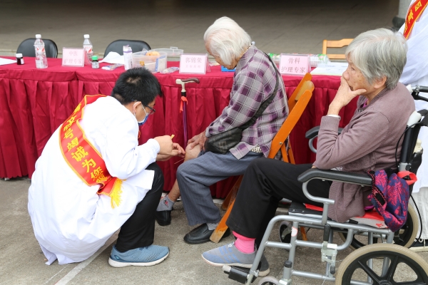 2020.10.25中医药一附院重阳节义诊 (84)_副本_副本.jpg