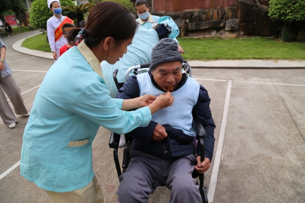 2020.10.25中医药一附院重阳节义诊 (205)_副本_副本.jpg